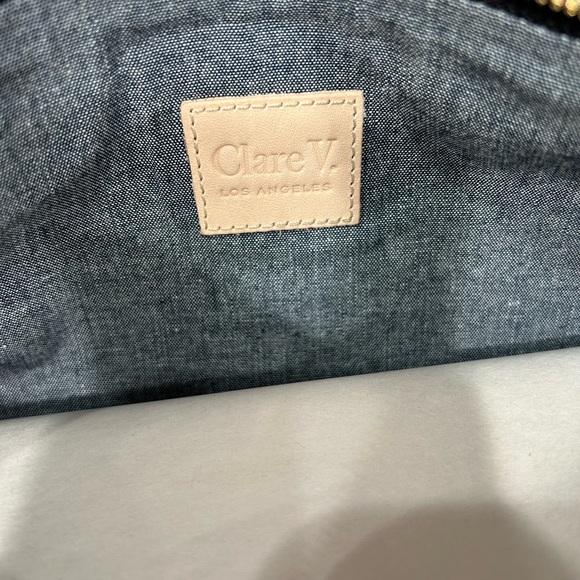 NWT CLARE V | Sac Bretelle Perforated Suede Crossbody Bag - Picture 4 of 5